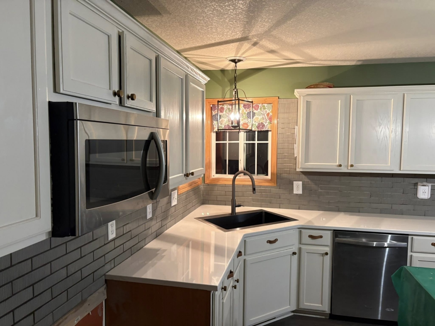Kitchen backsplash after
