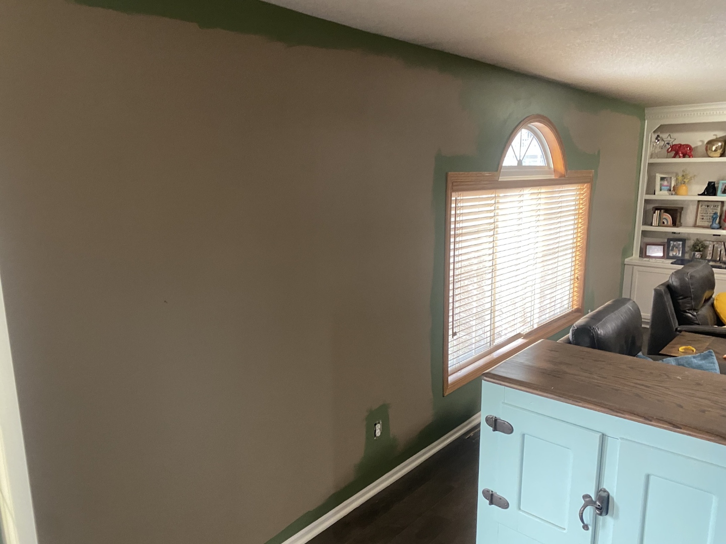 Interior painting before — room 2